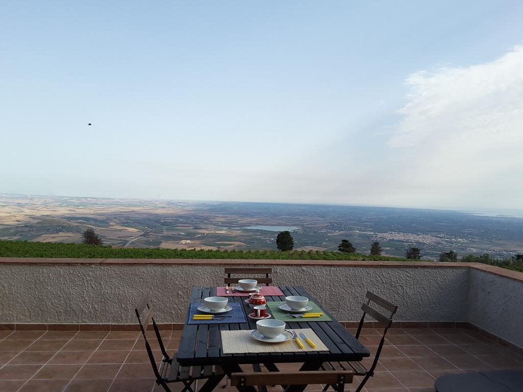 Casa Nel Vigneto Erice Casa de hóspedes Exterior foto